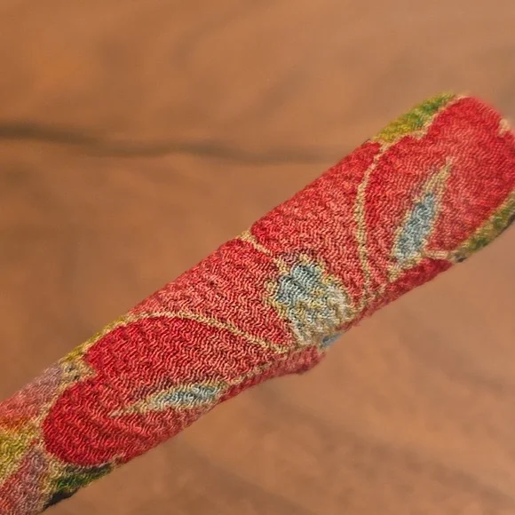 Beautiful fabric Hair Clip - Picture 2 of 3